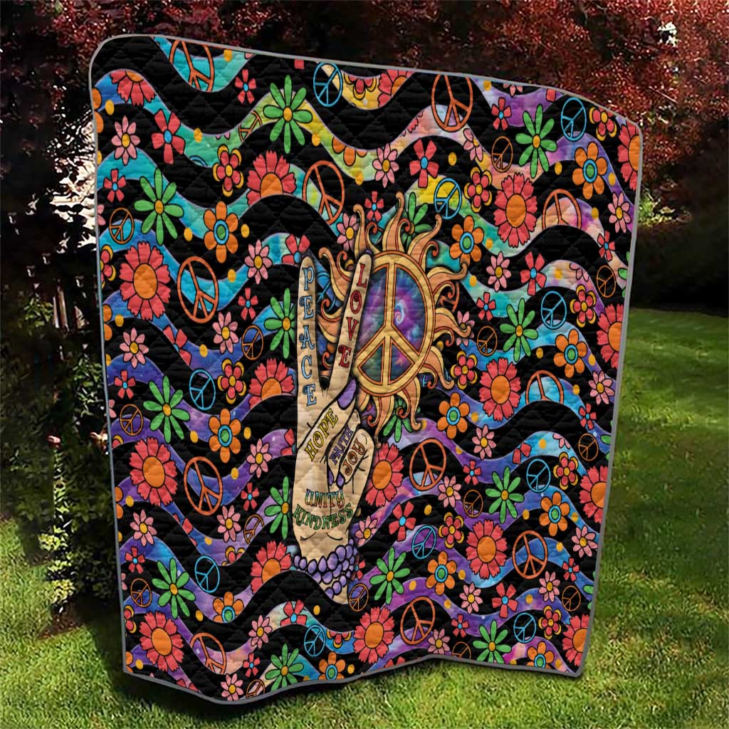 Hippie Quilt Hand Gesture V With Peace Symbol - Wonder Print Shop