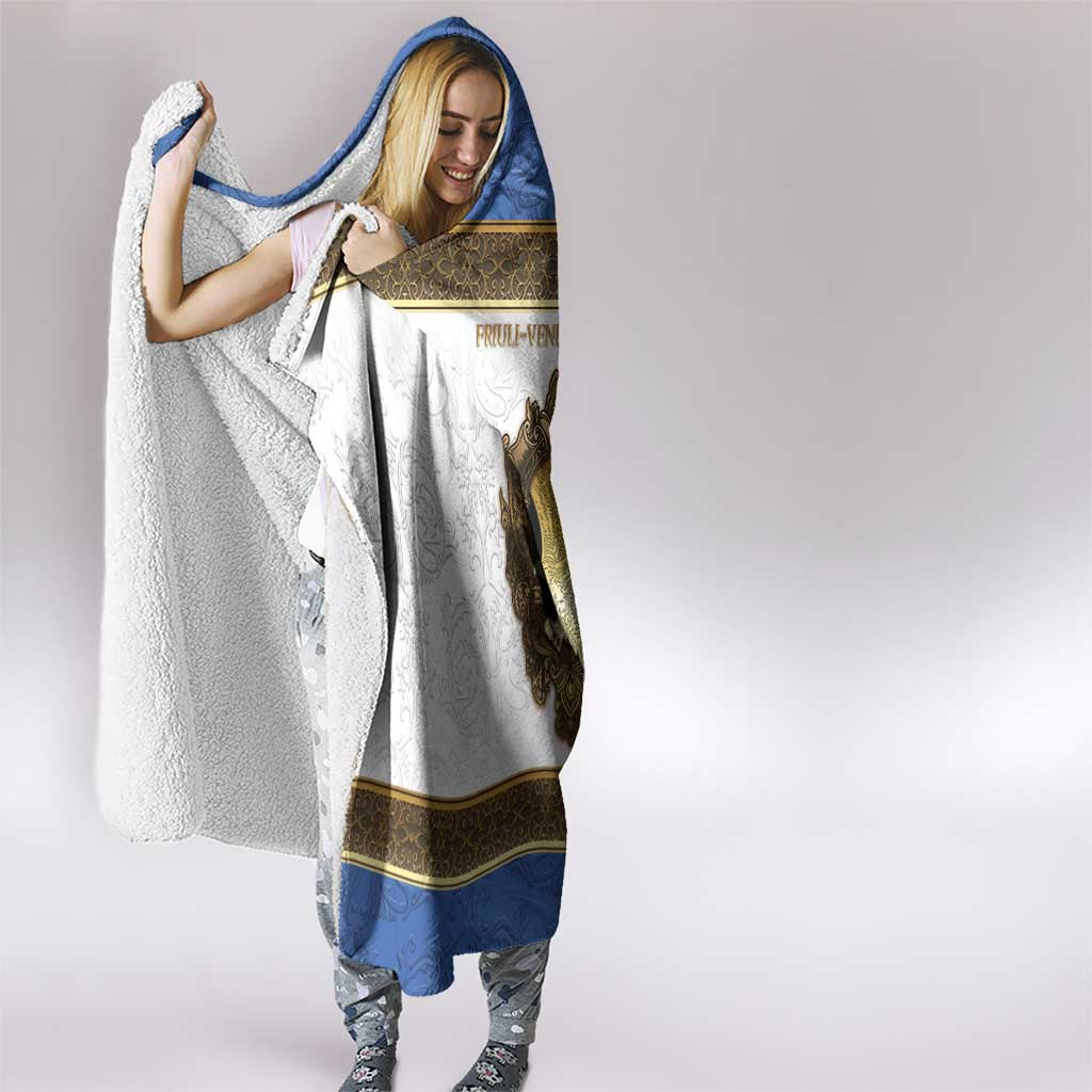 Italy Friuli-Venezia Giulia Hooded Blanket Golden Eagle With Baroque Patterns