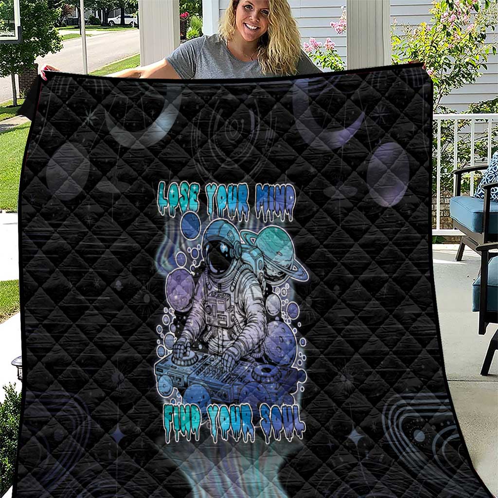 Astronaut Quilt Love Your Mind Find Your Soul - Wonder Print Shop