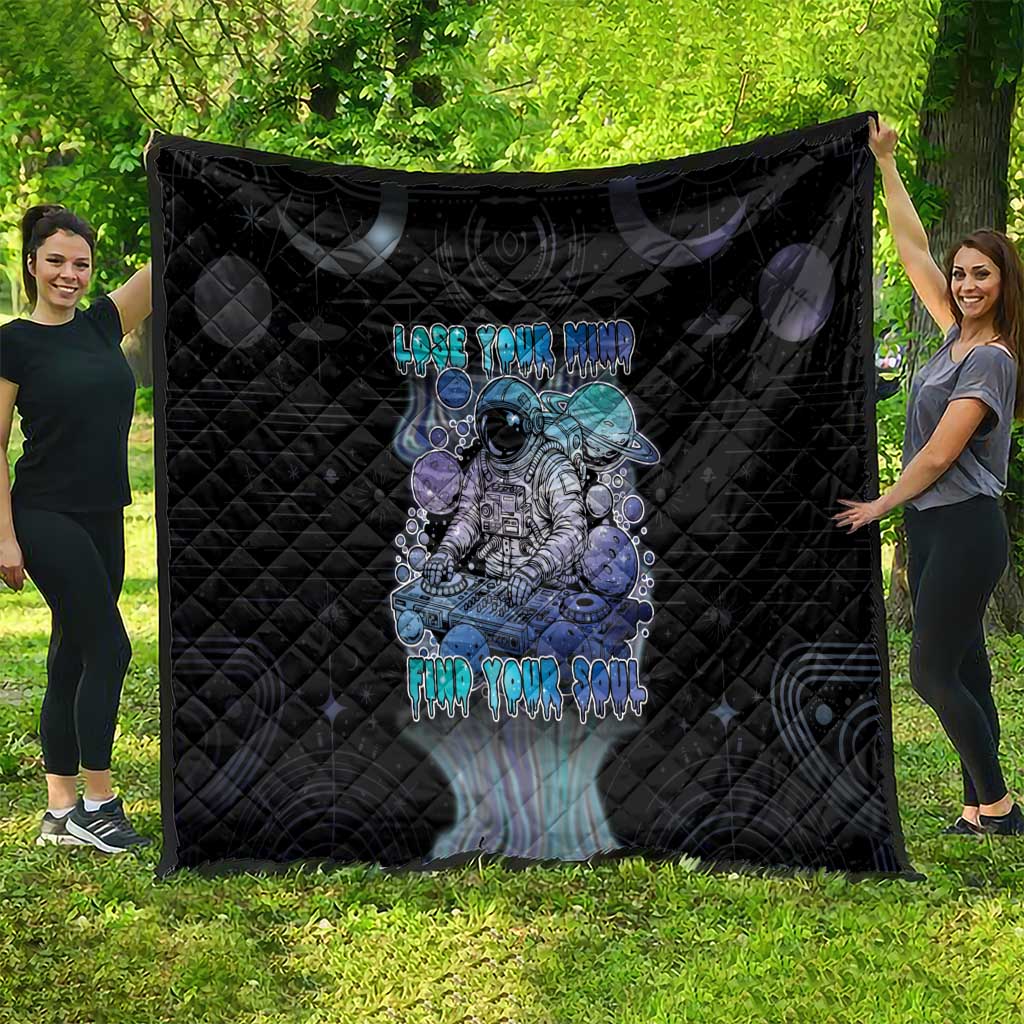 Astronaut Quilt Love Your Mind Find Your Soul - Wonder Print Shop