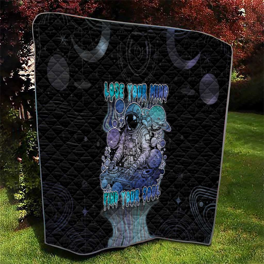 Astronaut Quilt Love Your Mind Find Your Soul - Wonder Print Shop