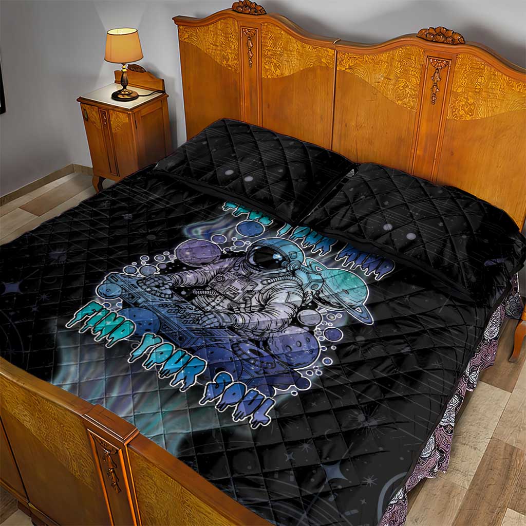 Astronaut Quilt Bed Set Love Your Mind Find Your Soul - Wonder Print Shop