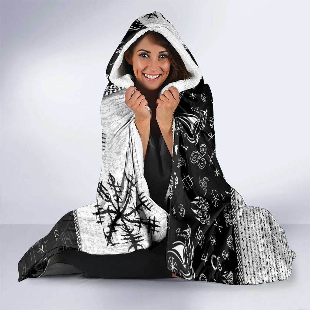 Vikings Christmas Hooded Blanket Fa La La La Valhalla La - Wonder Print Shop