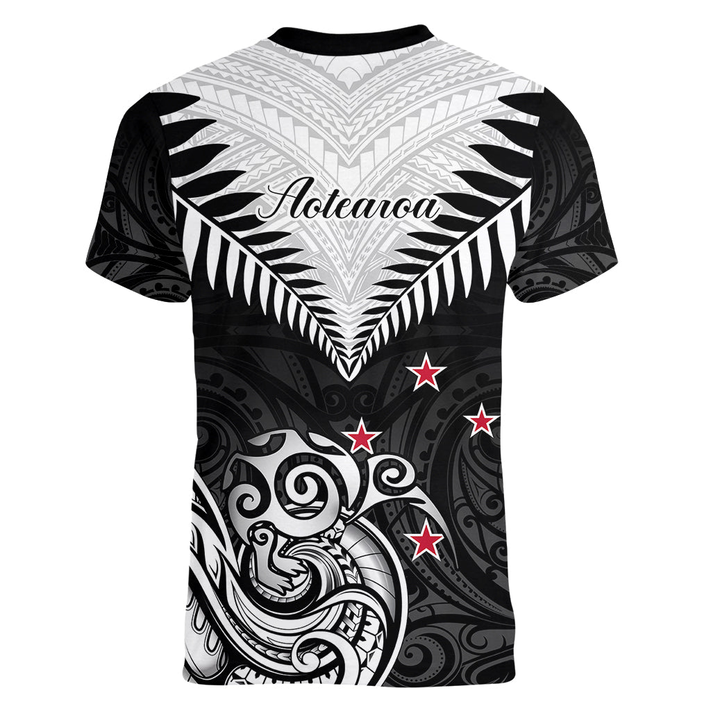 New Zealand Women V Neck T Shirt Aotearoa Maori Kiwi Black Fern - Wonder Print Shop