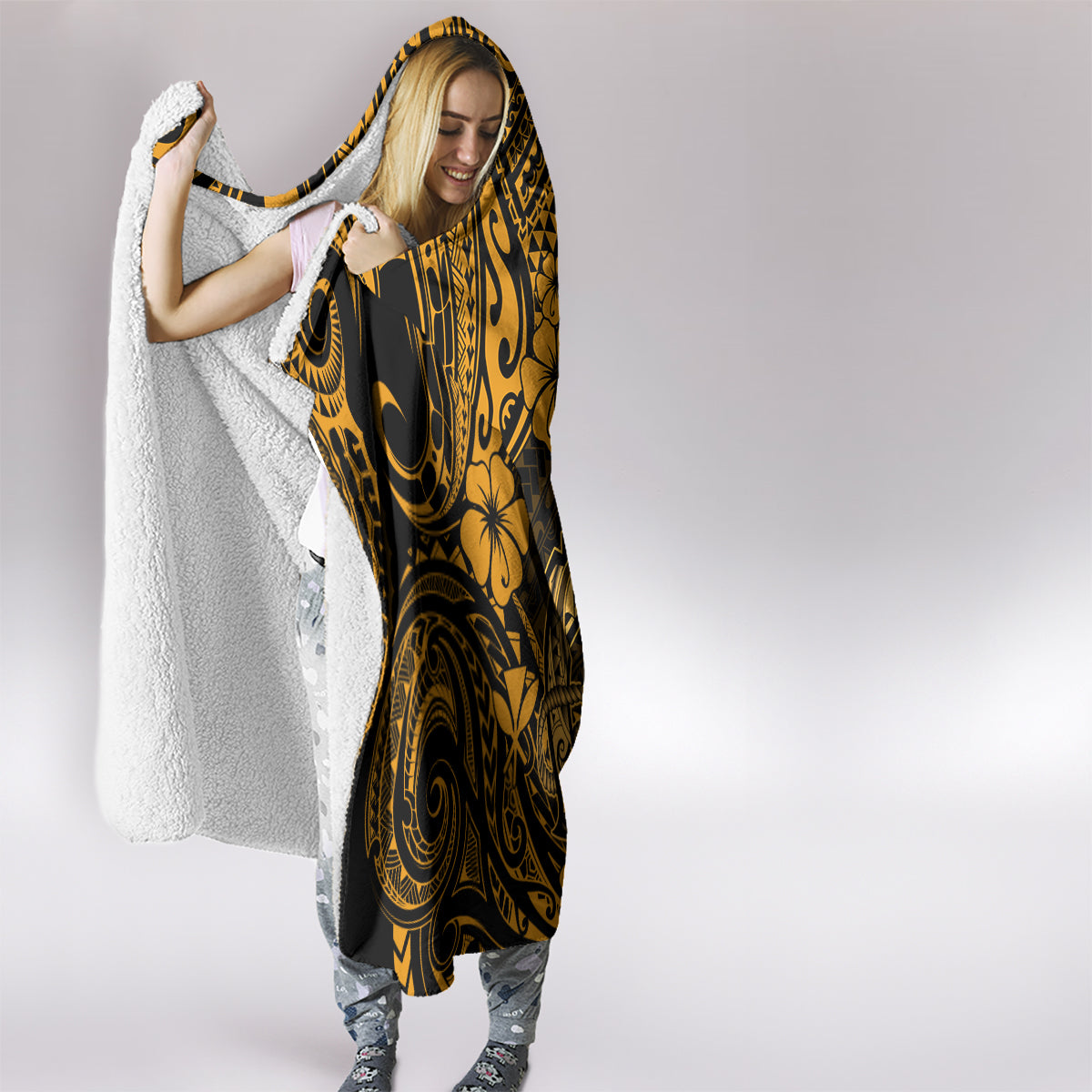 hawaii-fish-hook-hooded-blanket-polynesian-pattern-gold-version