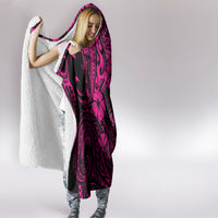 hawaii-fish-hook-hooded-blanket-hibiscus-hawaii-tribal-tattoo-pink-version