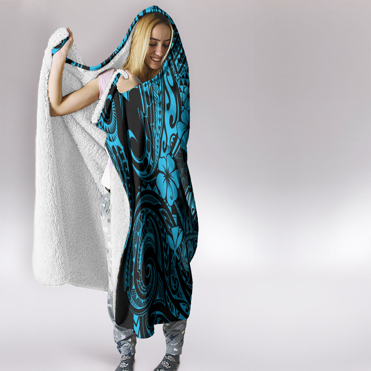 hawaii-fish-hook-hooded-blanket-hibiscus-hawaii-tribal-tattoo-sky-blue-version