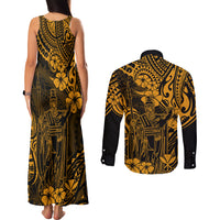 Hawaii King Kamehameha Couples Matching Tank Maxi Dress and Long Sleeve Button Shirts Polynesian Pattern Gold Version - Wonder Print Shop
