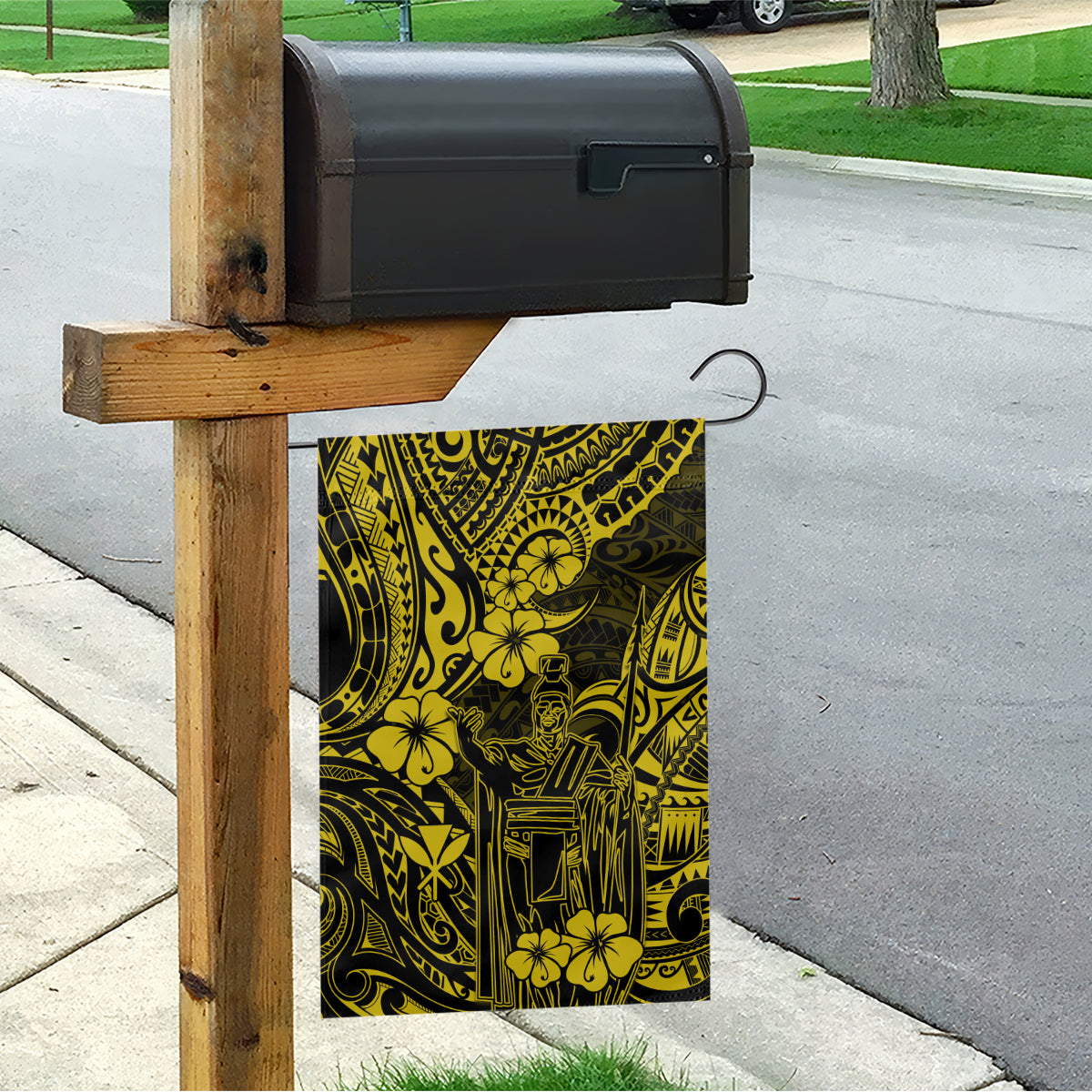 Hawaii King Kamehameha Garden Flag Polynesian Pattern Yellow Version - Wonder Print Shop