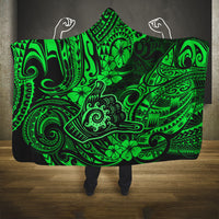 hawaii-shaka-sign-hooded-blanket-with-polynesian-hibiscus-green-unique