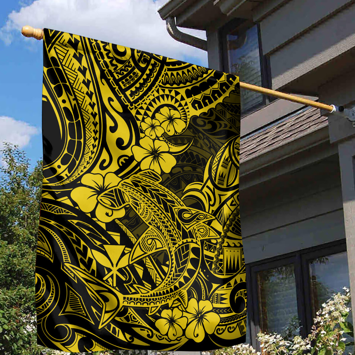 Hawaii Shark Garden Flag Polynesian Pattern Yellow Version - Wonder Print Shop