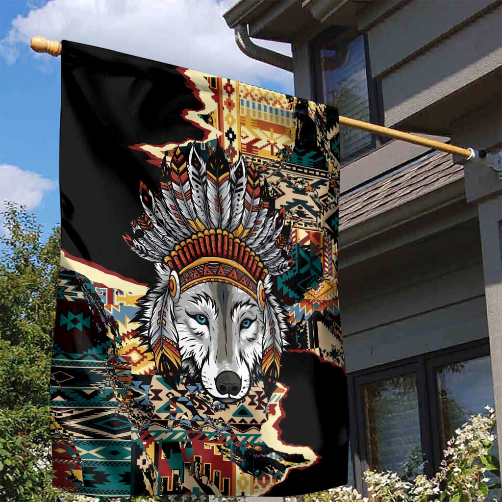 Native American Navajo Wolf Garden Flag Grunge Pattern