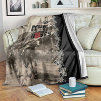 Kentucky Run For The Rose Blanket Beige Rose Floral