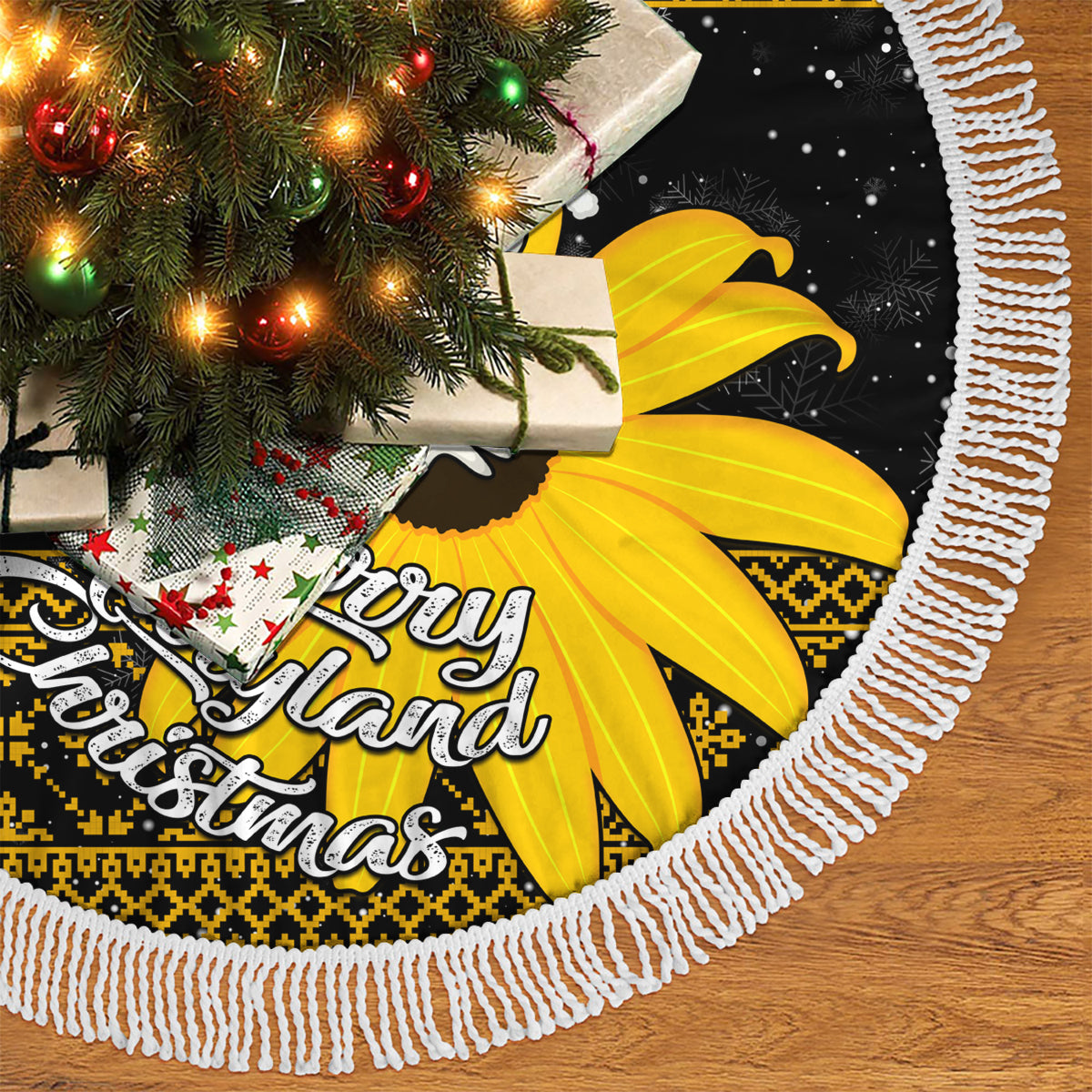 Maryland Christmas Tree Skirt Santa Claus With Black Eyed Susan Flower - Wonder Print Shop