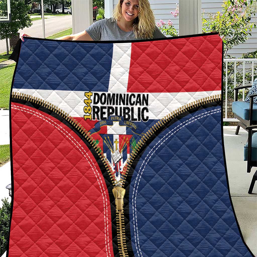 Dominican Republic 1844 Quilt Coat Of Arms Zipper Stylized