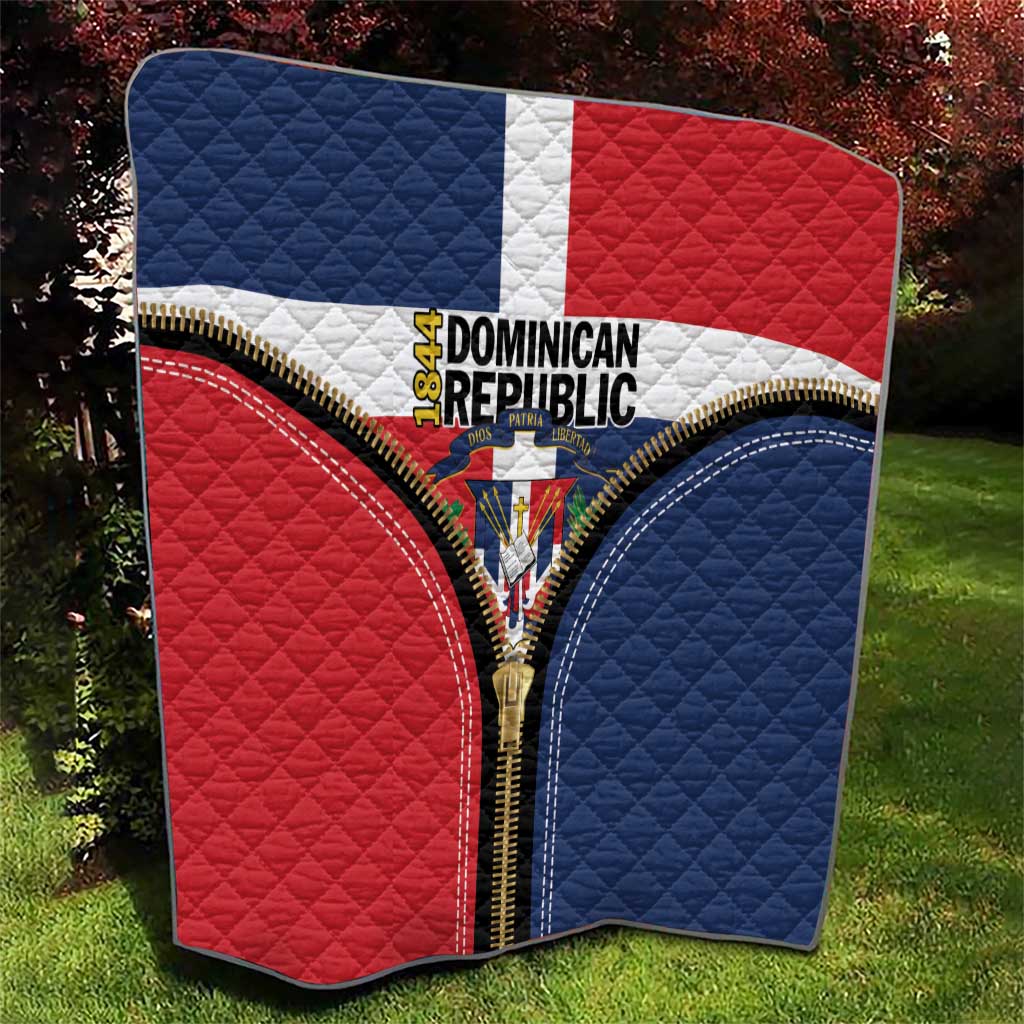 Dominican Republic 1844 Quilt Coat Of Arms Zipper Stylized