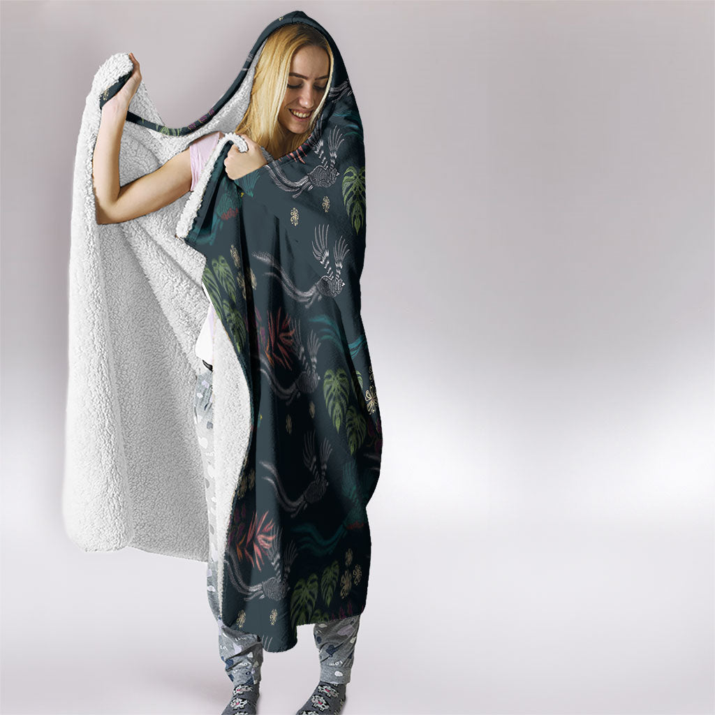 Guatemala Quetzal Bird Pattern Hooded Blanket Embroidery Effect