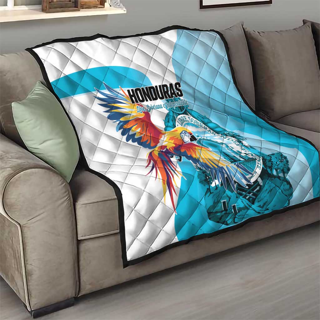 Honduras 1821 Quilt Scarlet Macaw Sky Blue Color - Wonder Print Shop