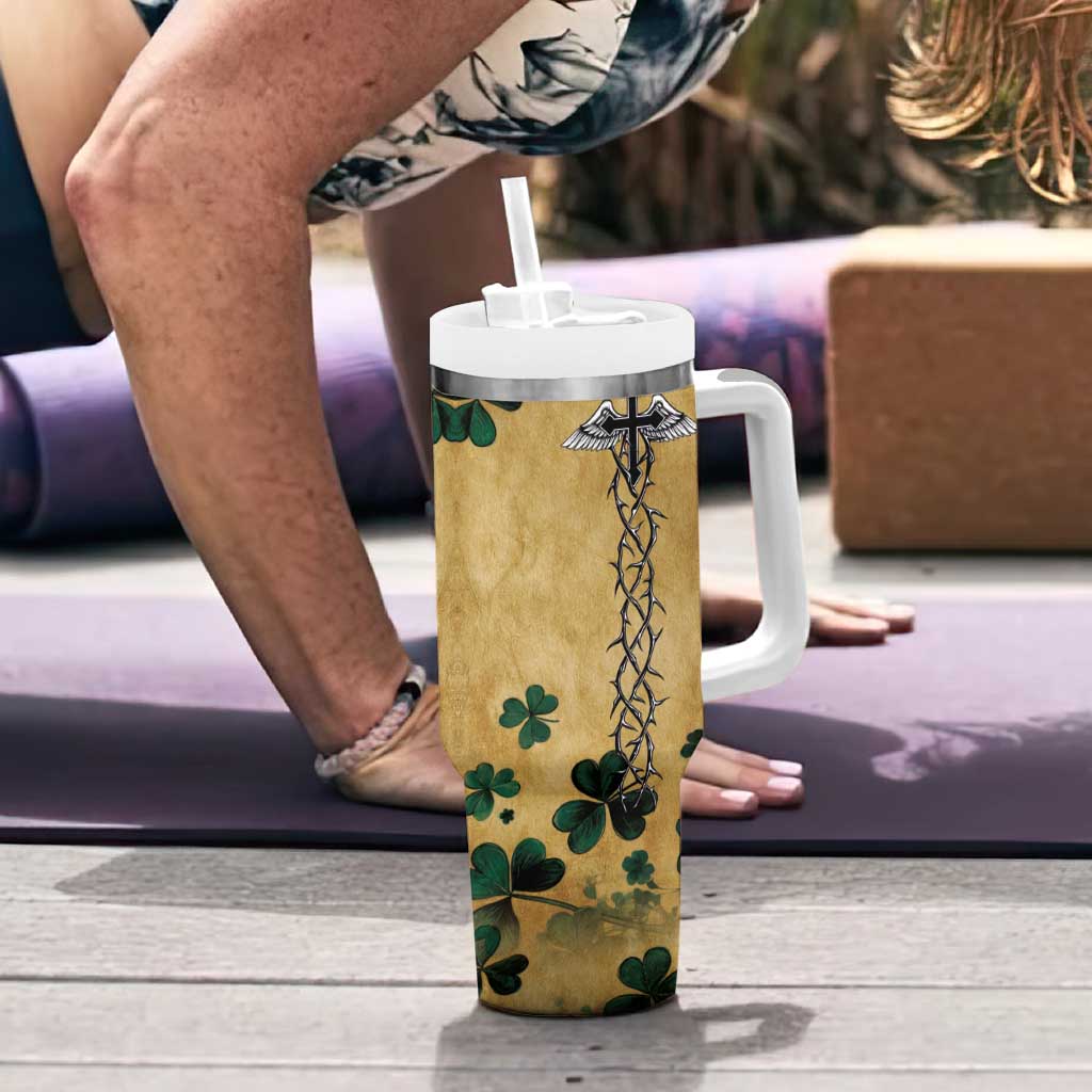 The Irishman-Notorious Tumbler With Handle Old School Tattoos and Shamrocks Grunge Style