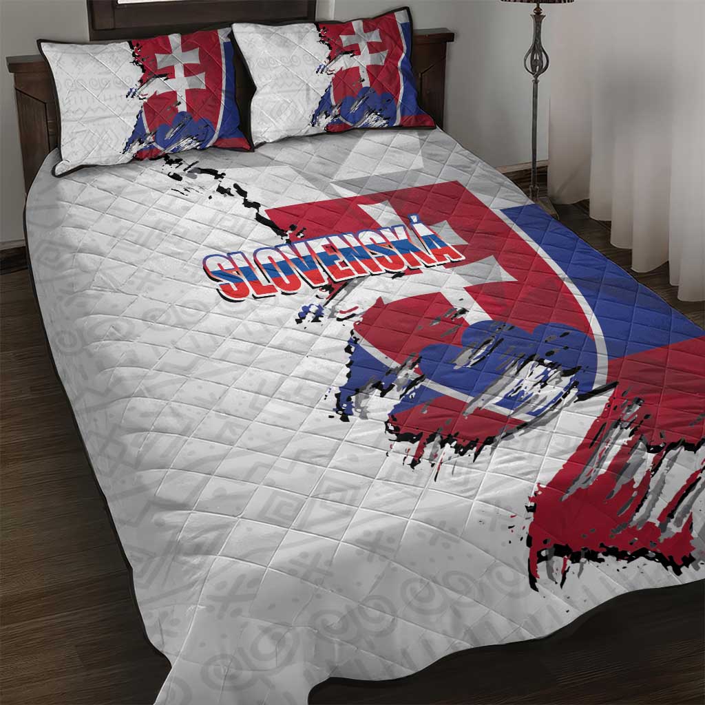 Slovakia Quilt Bed Set Flag Grunge Half Style with Slovak Pattern