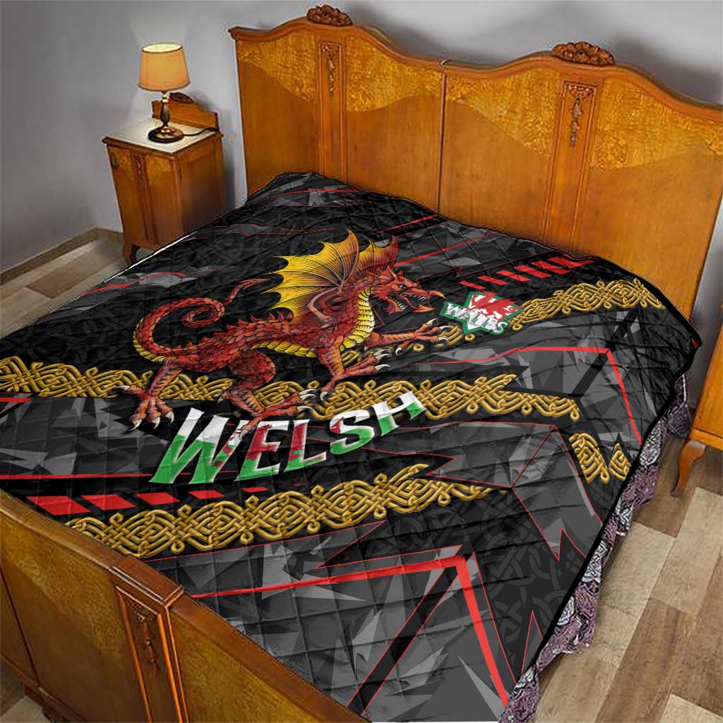 Welsh Celtic Quilt Wales Y Ddraig Goch with Celtic Knot Sporty - Wonder Print Shop