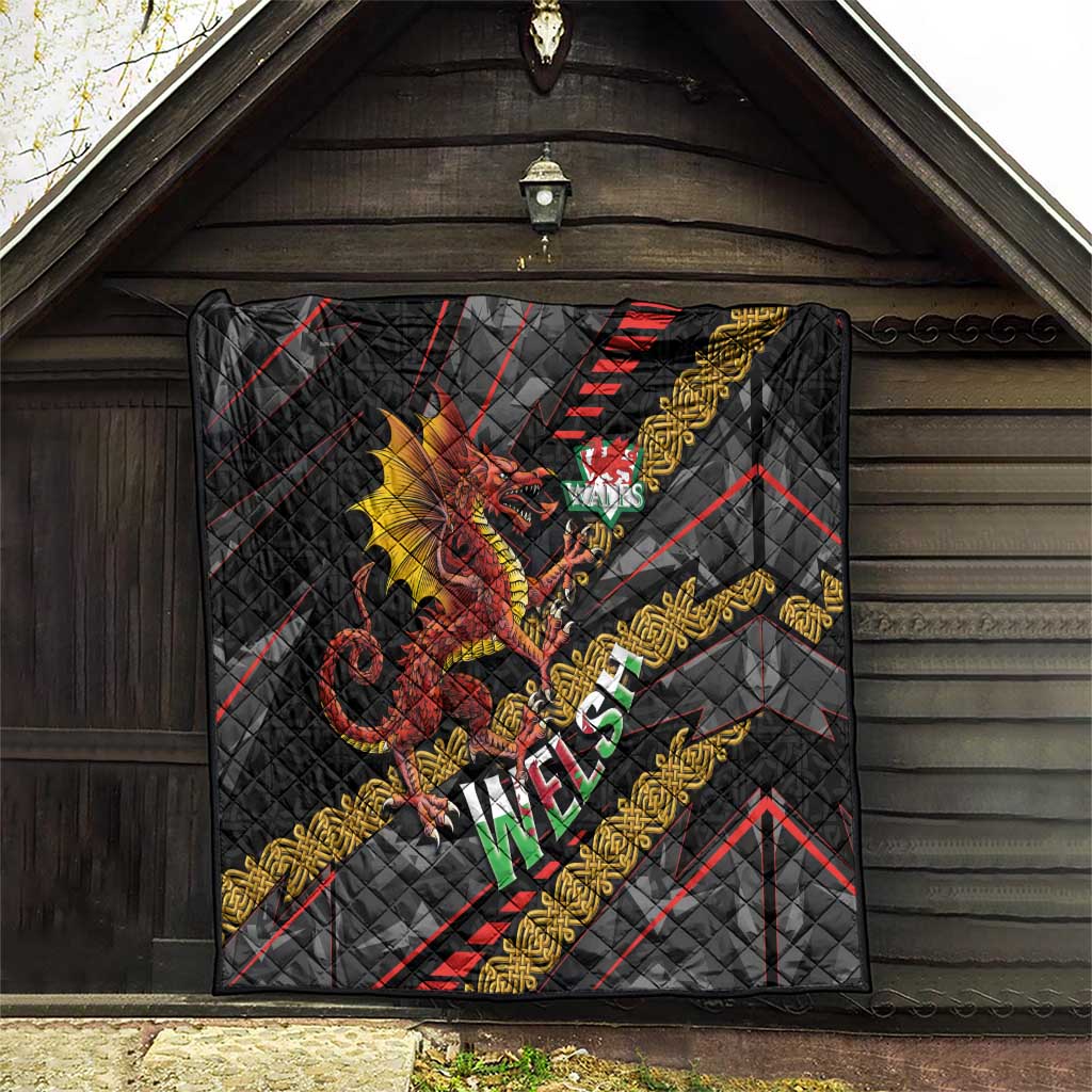 Welsh Celtic Quilt Wales Y Ddraig Goch with Celtic Knot Sporty - Wonder Print Shop