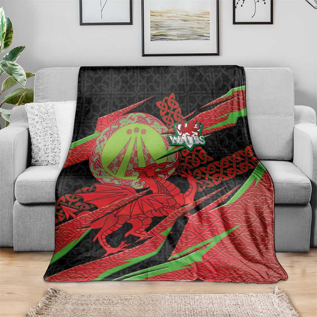Welsh Celtic-Awen Blanket Wales Y Ddraig Goch with Celtic Knot Sporty - Wonder Print Shop