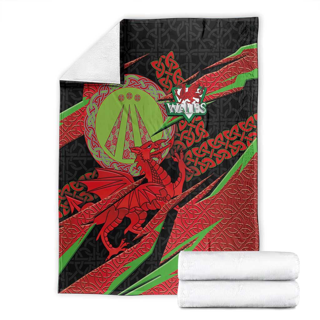 Welsh Celtic-Awen Blanket Wales Y Ddraig Goch with Celtic Knot Sporty - Wonder Print Shop