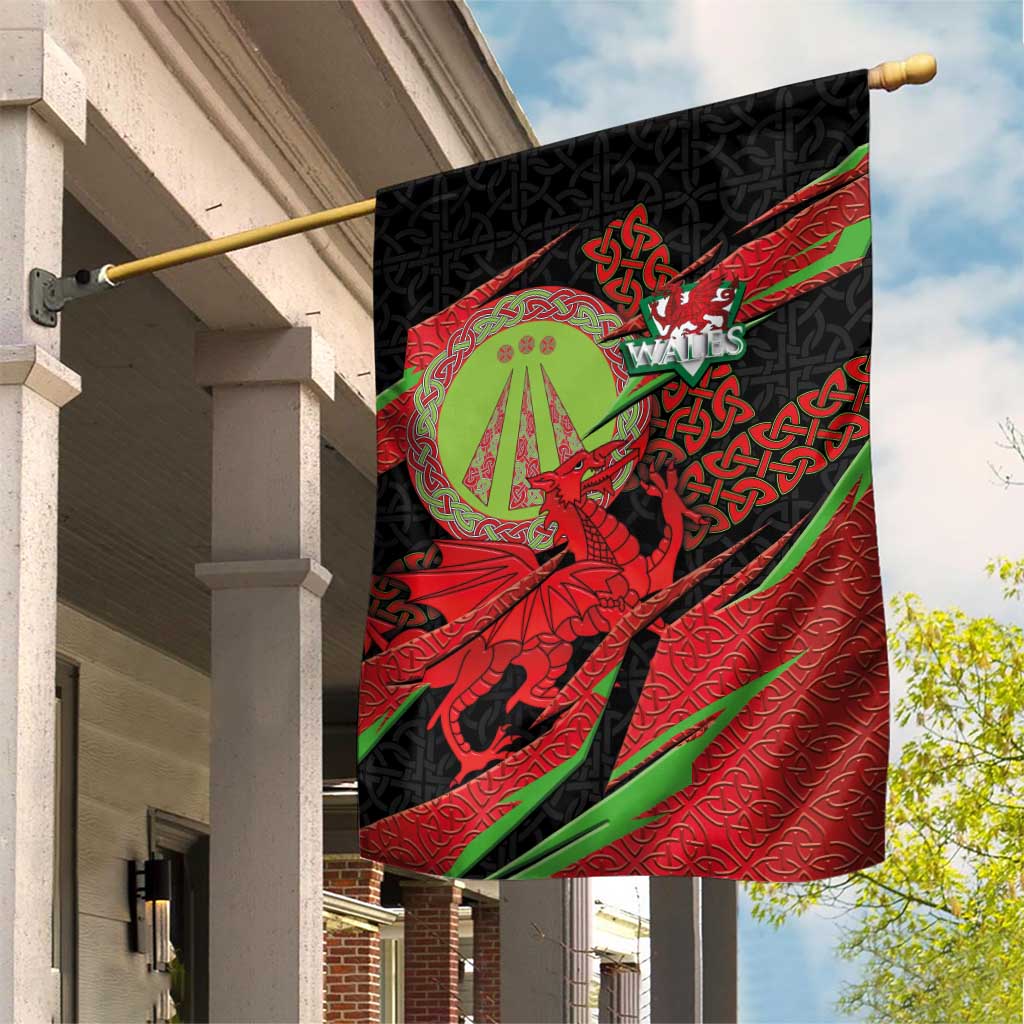 Welsh Celtic-Awen Garden Flag Wales Y Ddraig Goch with Celtic Knot Sporty - Wonder Print Shop