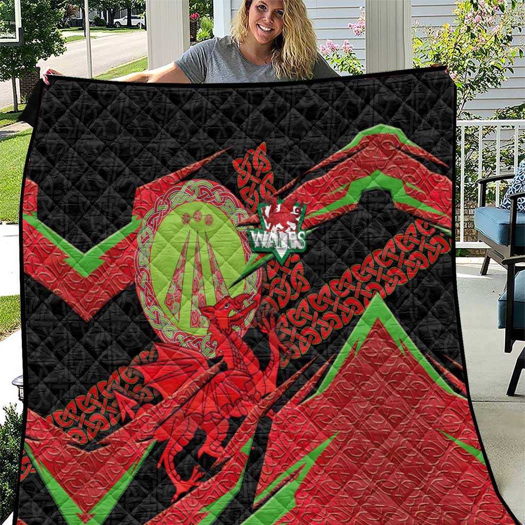 Welsh Celtic-Awen Quilt Wales Y Ddraig Goch with Celtic Knot Sporty - Wonder Print Shop