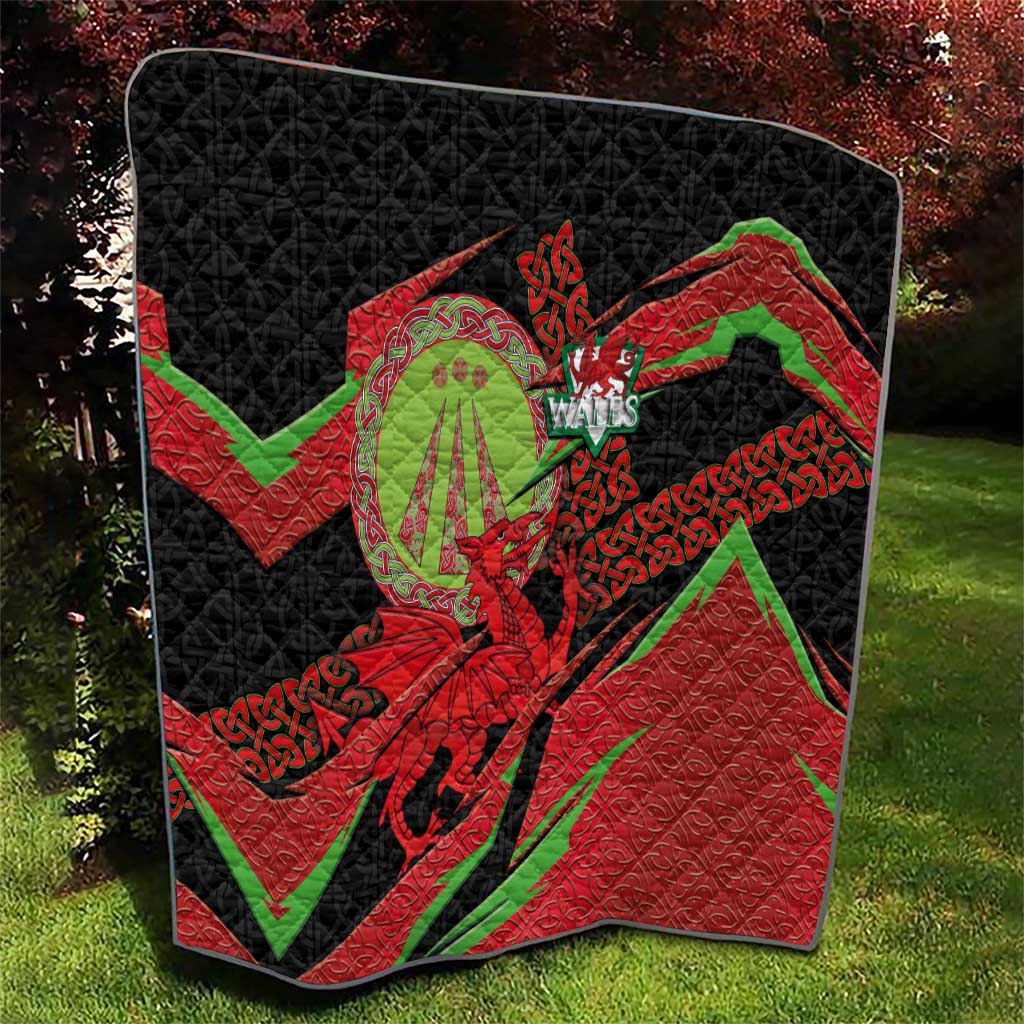 Welsh Celtic-Awen Quilt Wales Y Ddraig Goch with Celtic Knot Sporty - Wonder Print Shop