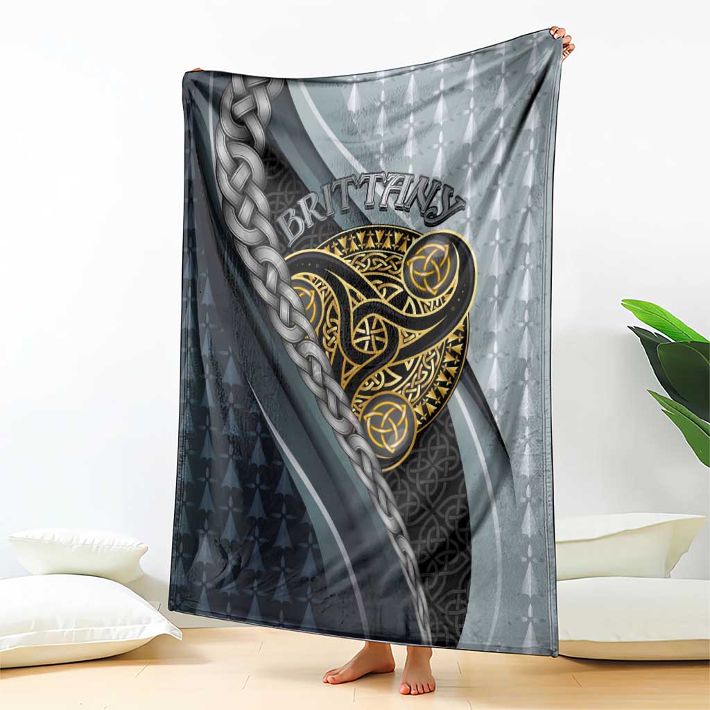 Brittany Triskele Celtic Blanket Silver and Gold Sporty Style - Wonder Print Shop