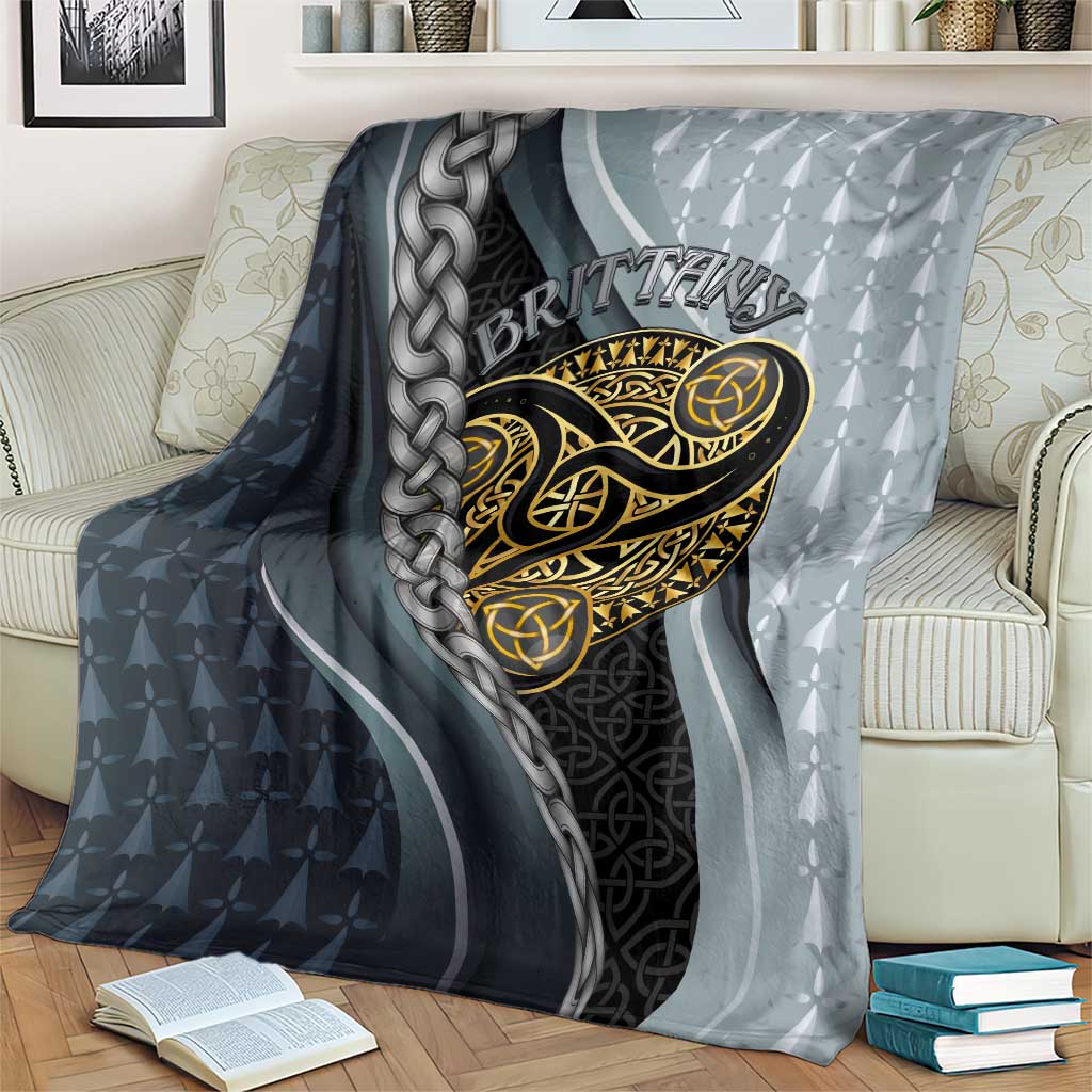 Brittany Triskele Celtic Blanket Silver and Gold Sporty Style - Wonder Print Shop