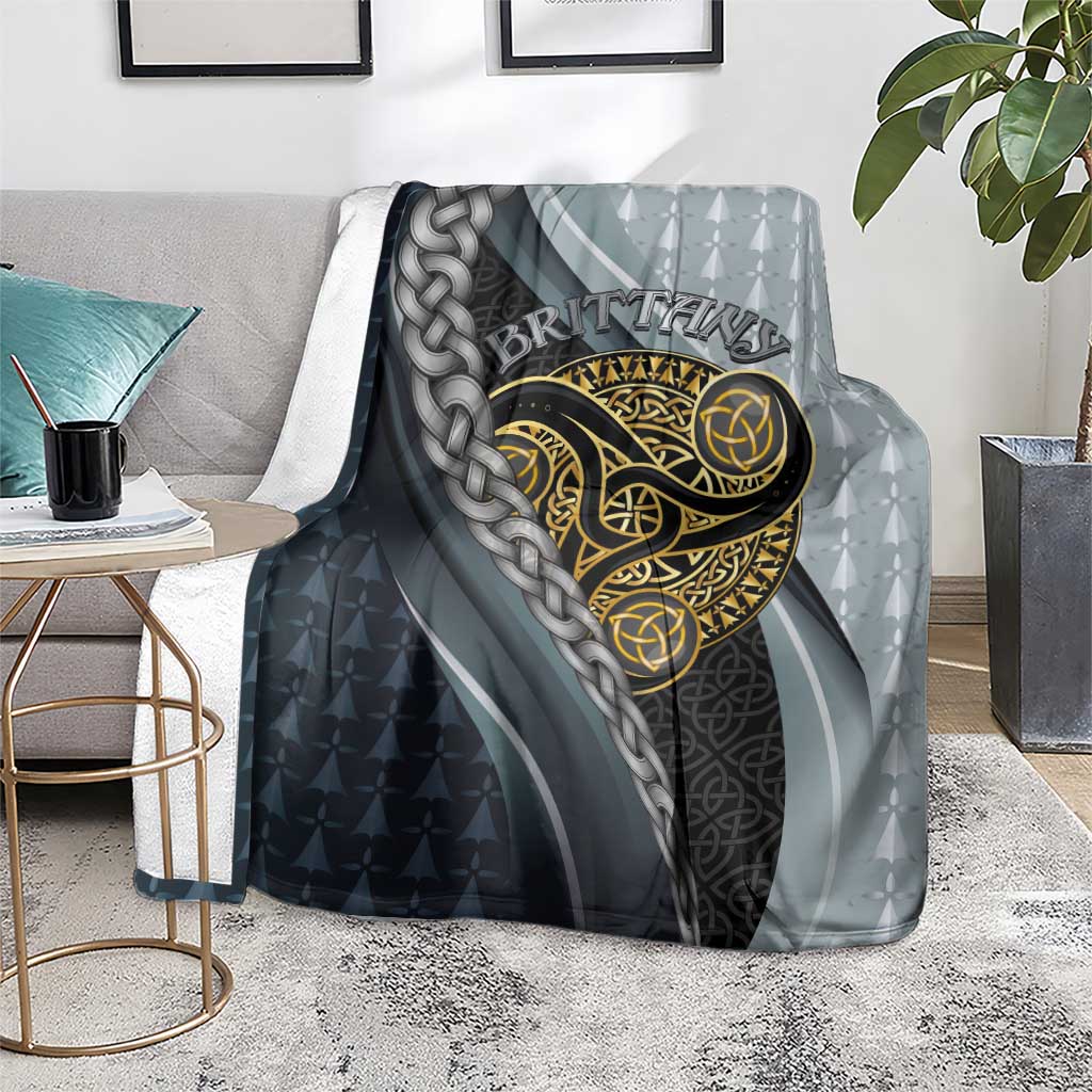 Brittany Triskele Celtic Blanket Silver and Gold Sporty Style - Wonder Print Shop