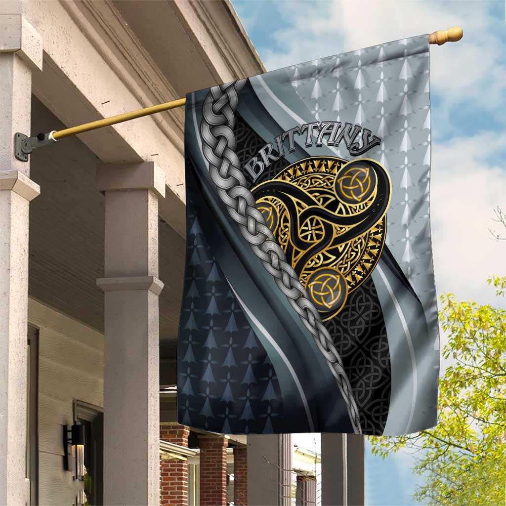 Brittany Triskele Celtic Garden Flag Silver and Gold Sporty Style - Wonder Print Shop