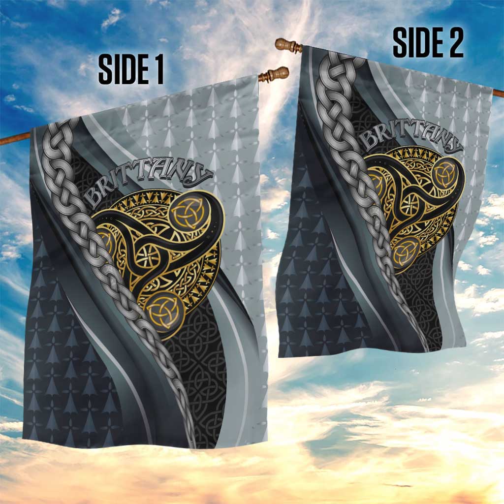 Brittany Triskele Celtic Garden Flag Silver and Gold Sporty Style - Wonder Print Shop