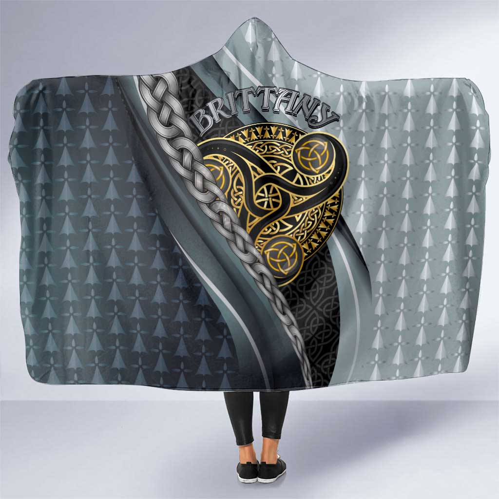 Brittany Triskele Celtic Hooded Blanket Silver and Gold Sporty Style - Wonder Print Shop