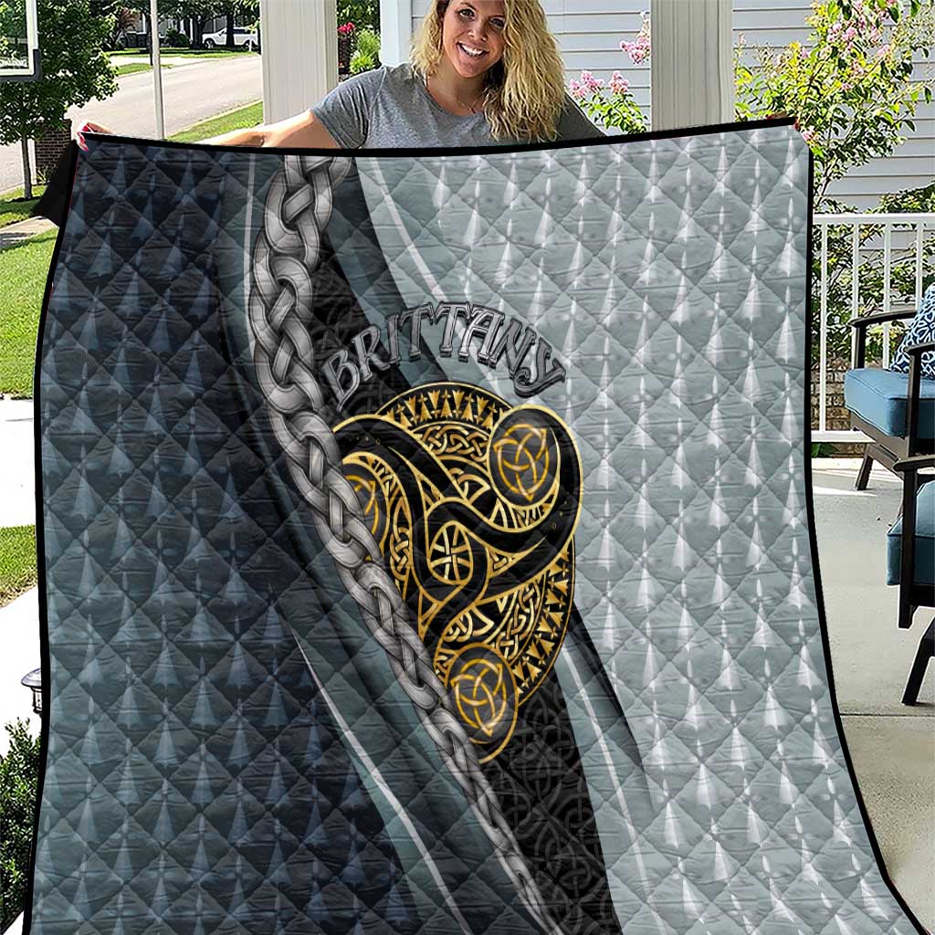 Brittany Triskele Celtic Quilt Silver and Gold Sporty Style - Wonder Print Shop