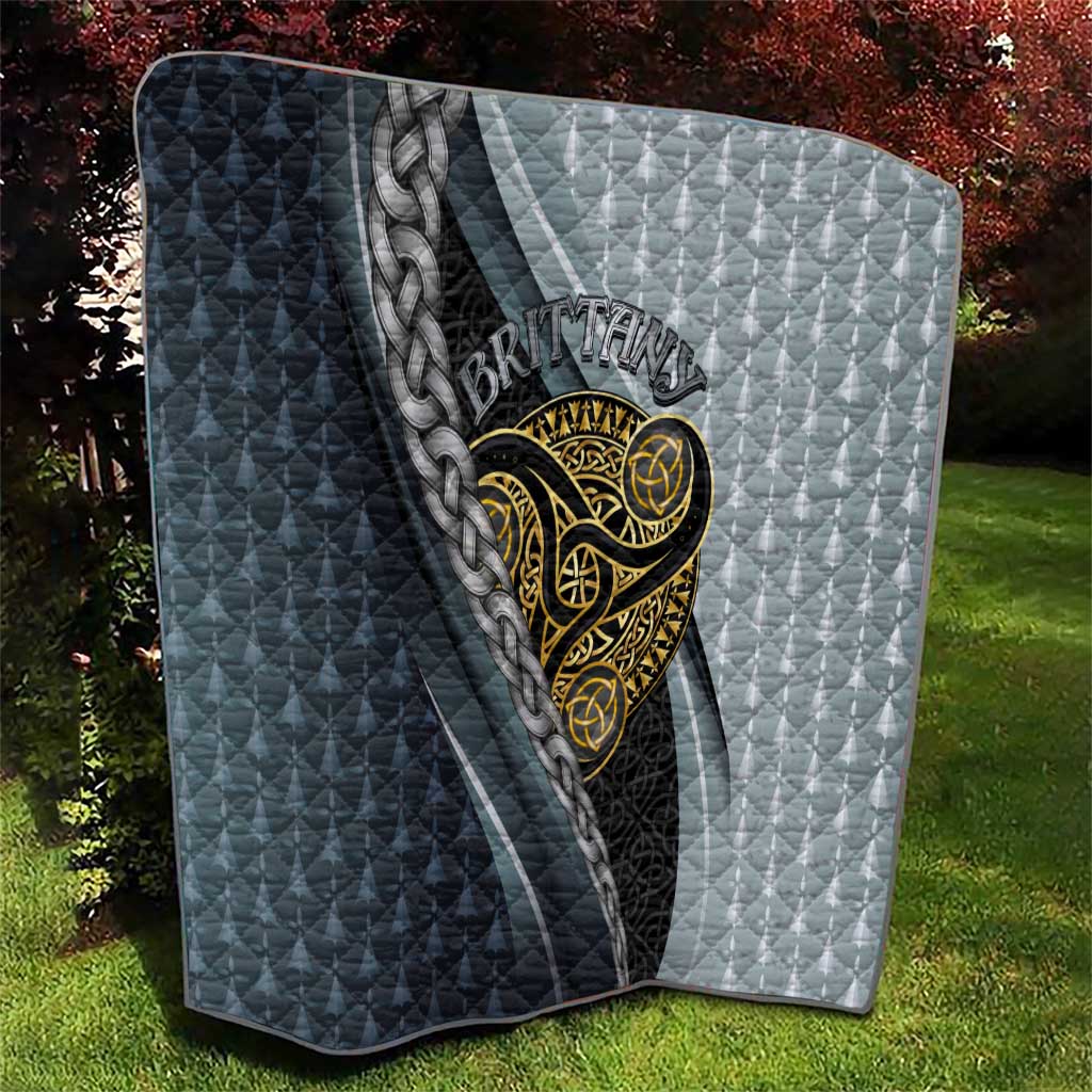 Brittany Triskele Celtic Quilt Silver and Gold Sporty Style - Wonder Print Shop