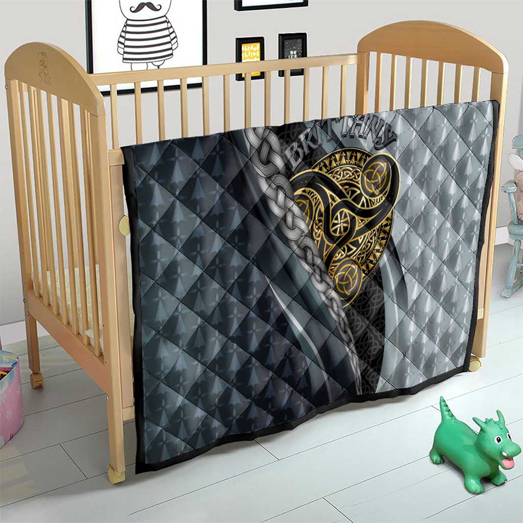 Brittany Triskele Celtic Quilt Silver and Gold Sporty Style - Wonder Print Shop