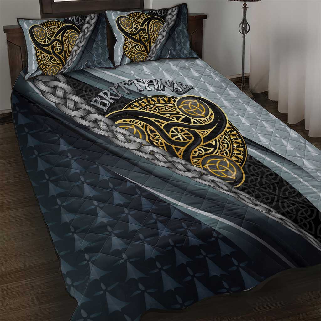 Brittany Triskele Celtic Quilt Bed Set Silver and Gold Sporty Style - Wonder Print Shop