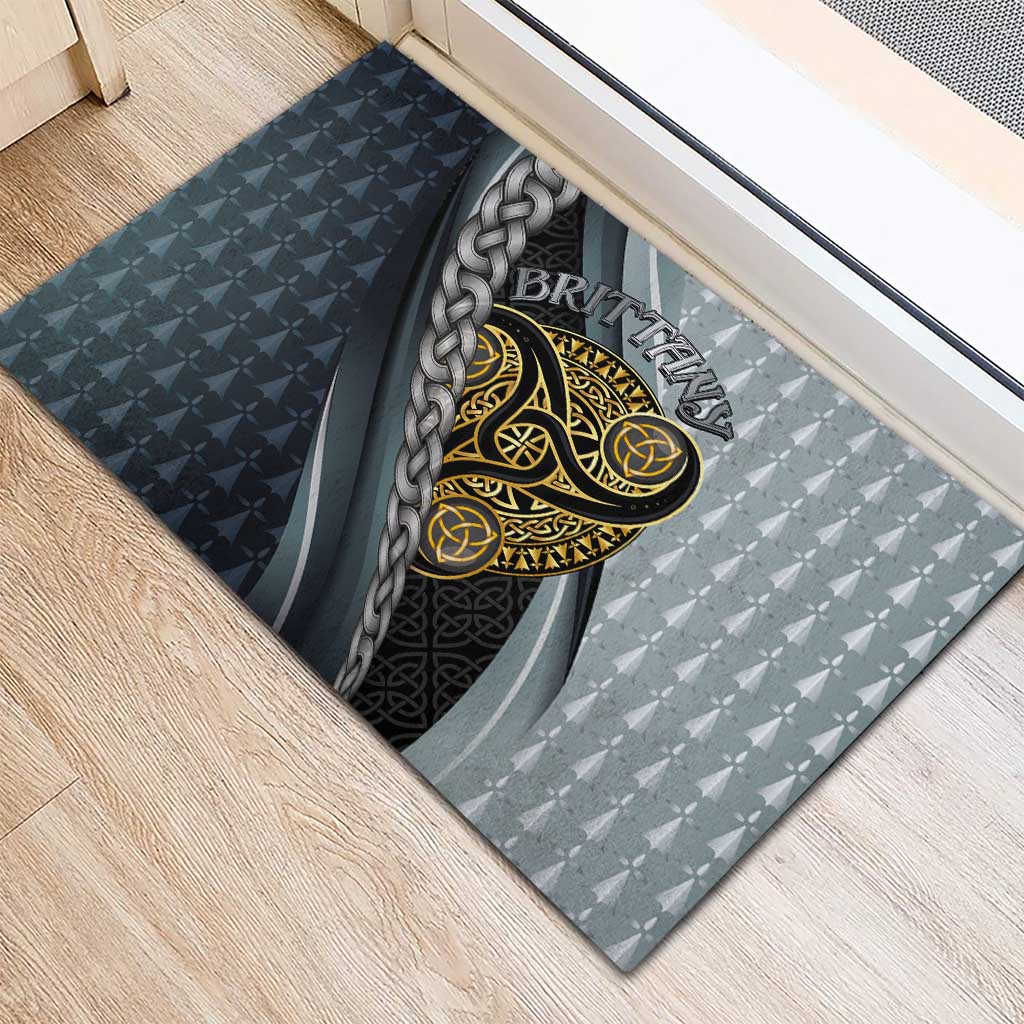Brittany Triskele Celtic Rubber Doormat Silver and Gold Sporty Style - Wonder Print Shop
