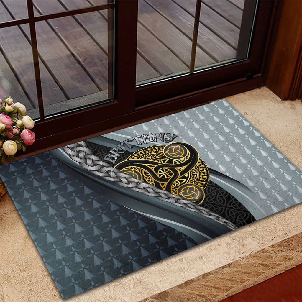 Brittany Triskele Celtic Rubber Doormat Silver and Gold Sporty Style - Wonder Print Shop