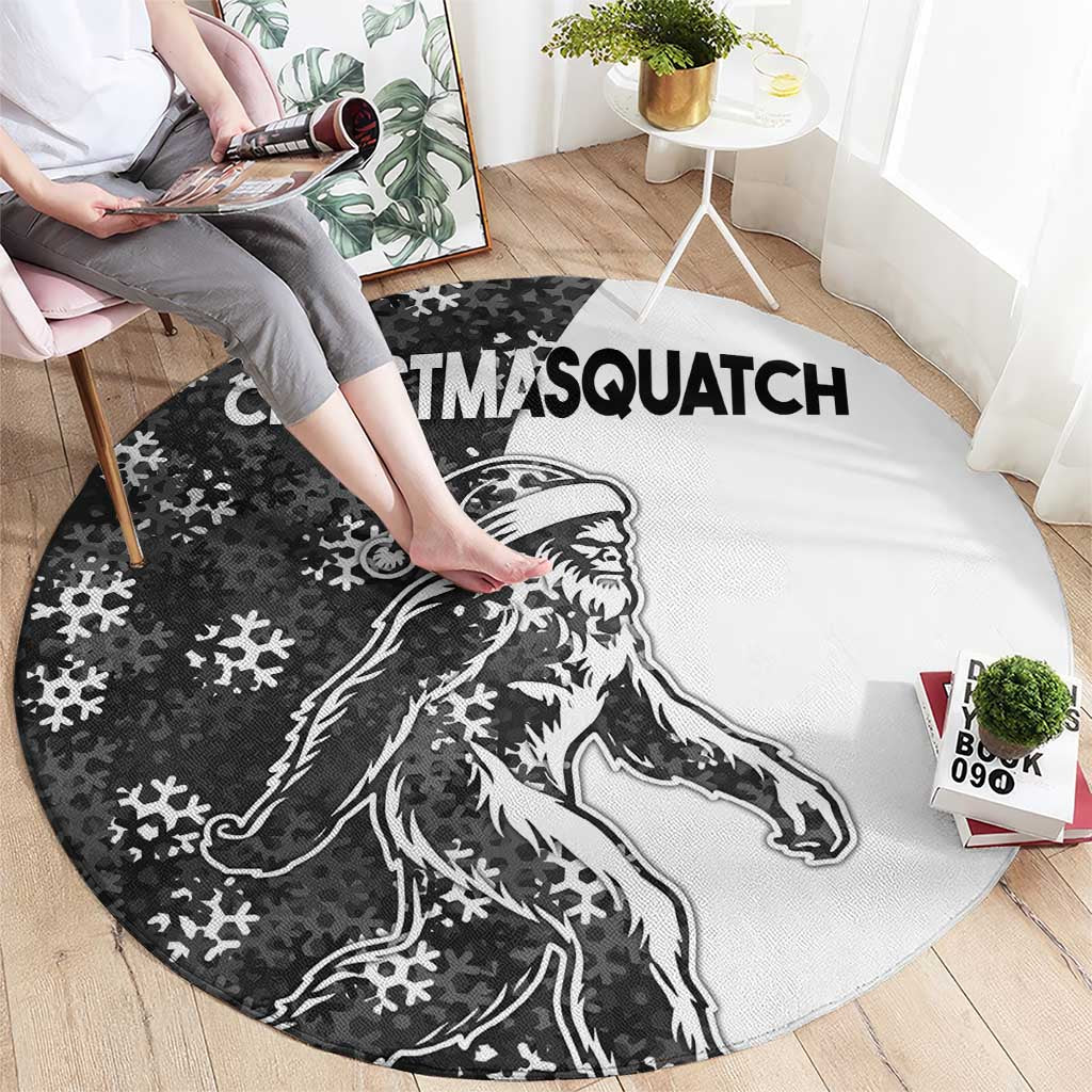 Funny Christmasquatch Camouflage of Snowflakes Round Carpet