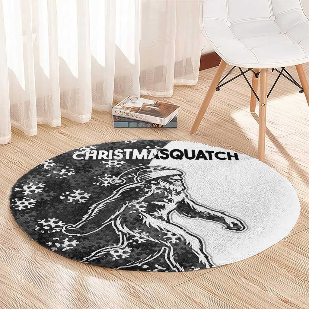 Funny Christmasquatch Camouflage of Snowflakes Round Carpet