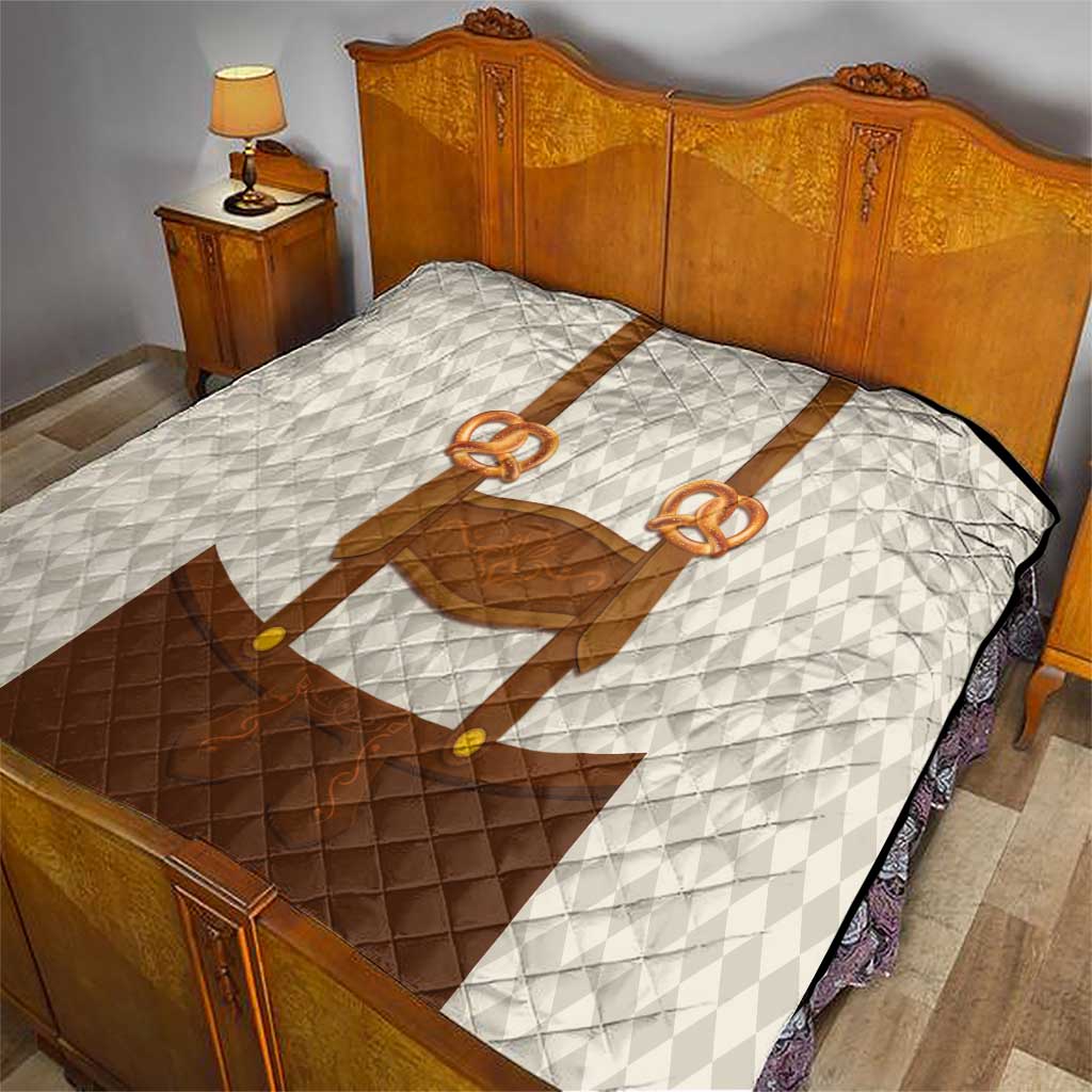 Traditional German Costume - Lederhosen and Soft Pretzel Quilt Old Vintage Bavarian Pattern