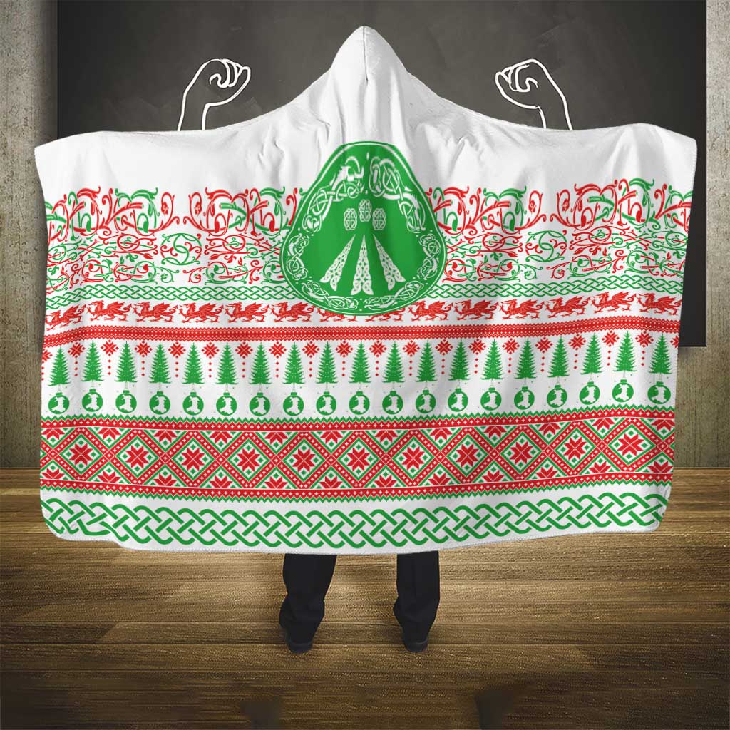 Welsh Christmas Hooded Blanket Awen and Celtics Culture with Xmas Elements - Wonder Print Shop