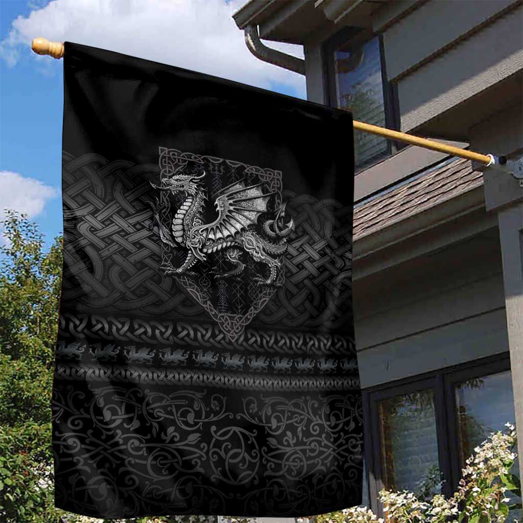 Welsh Celtic Culture Garden Flag Wales Y Ddraig Goch with Knot - Wonder Print Shop