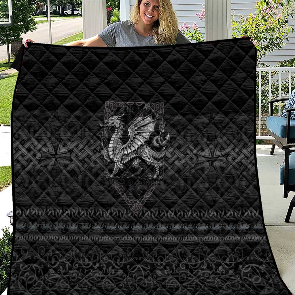 Welsh Celtic Culture Quilt Wales Y Ddraig Goch with Knot - Wonder Print Shop