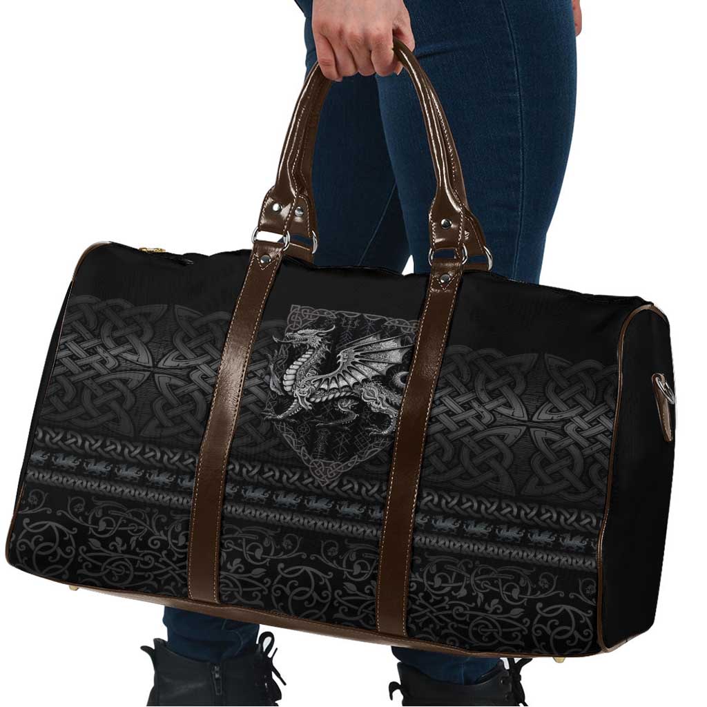 Welsh Celtic Culture Travel Bag Wales Y Ddraig Goch with Knot - Wonder Print Shop